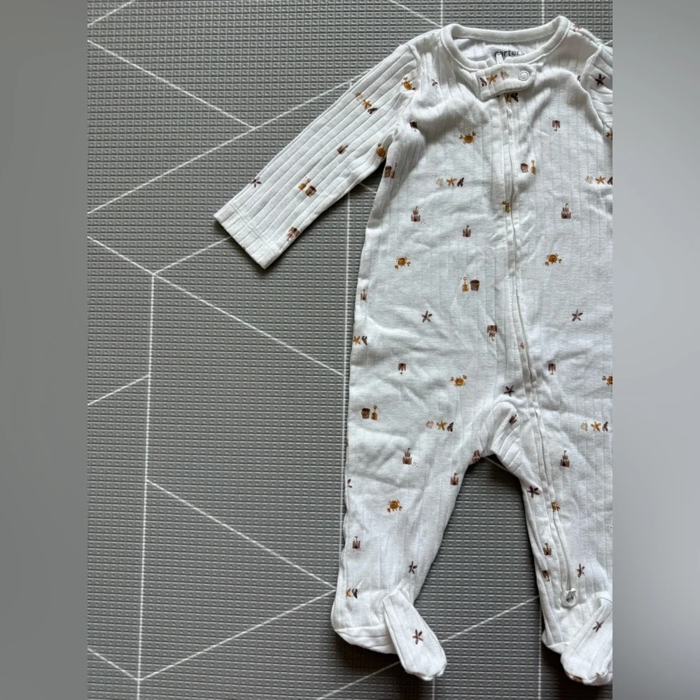 Carters|Baby gender neutral white soft ribbed novelty print long sleeve footies•